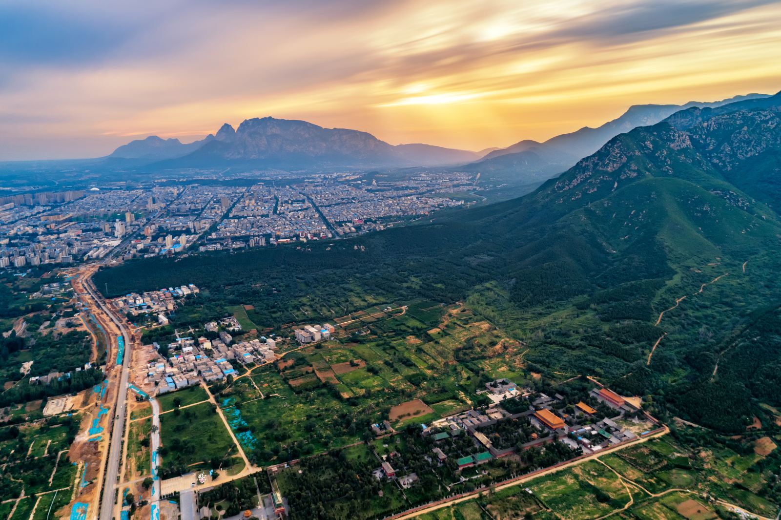 少林脚下，登封市迈向自信之巅